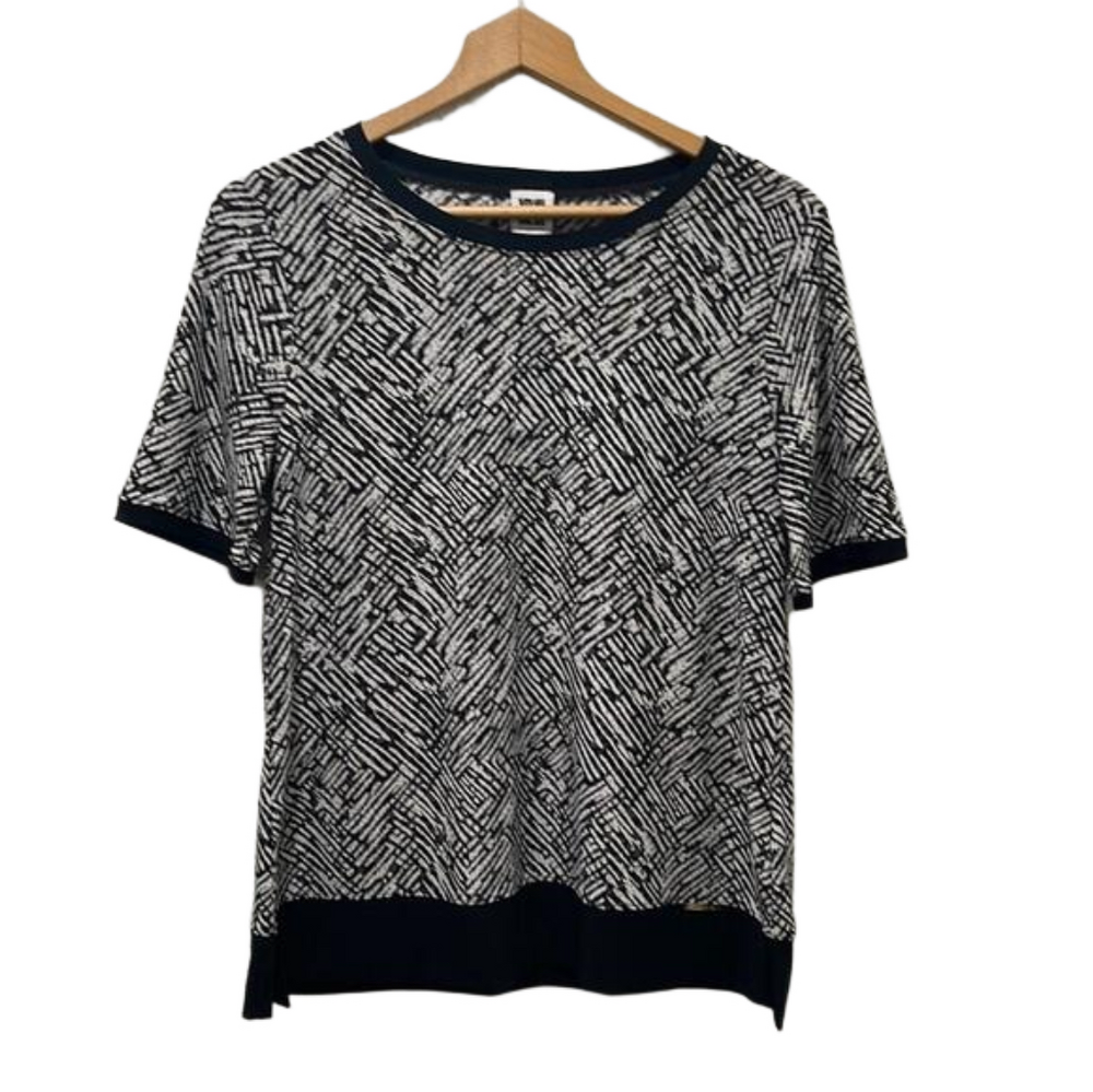 Anne Klein black and white top size M GUC..